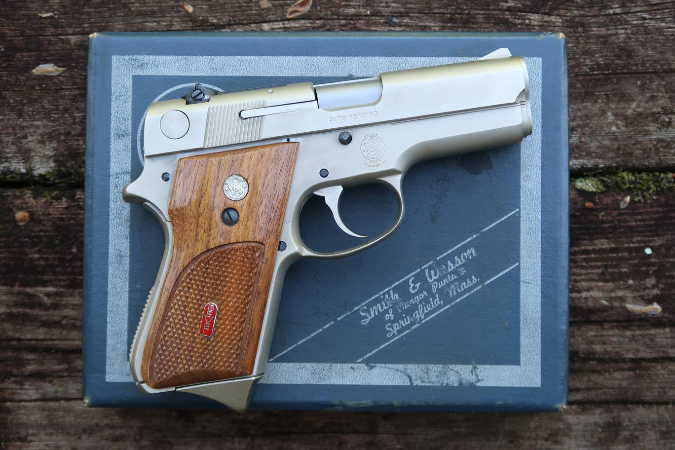 Smith & Wesson, Devel, Model 39-2, 109978, A-1631-img-0