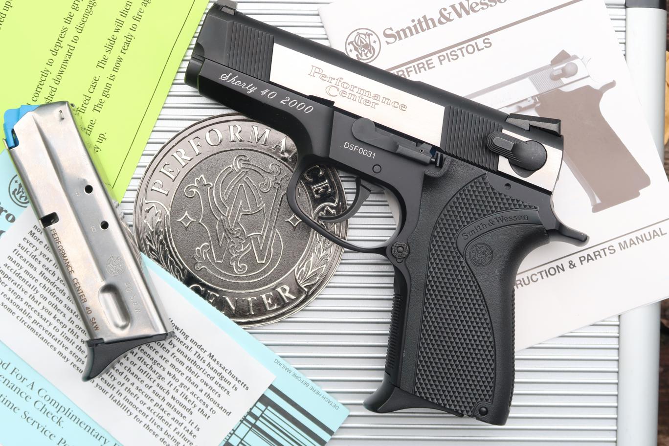 S&W, 2000 Shorty 40, DSF0031, A-1660 - Historic Investments