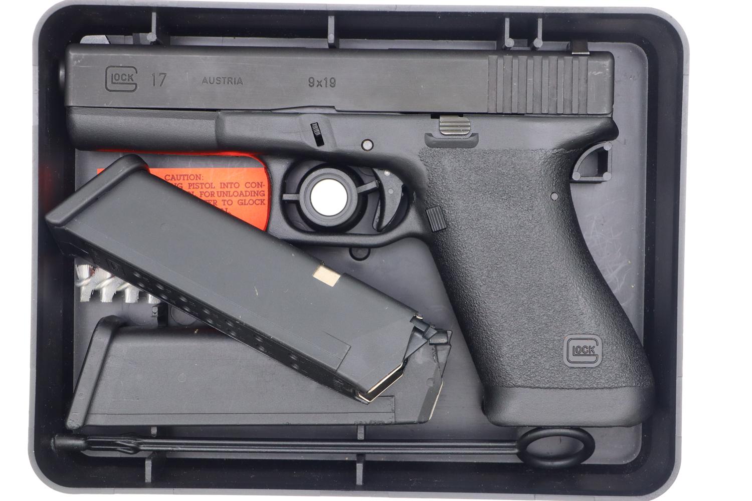 Beautiful Glock 17, Gen 1, Boxed, DM541US, FB01459