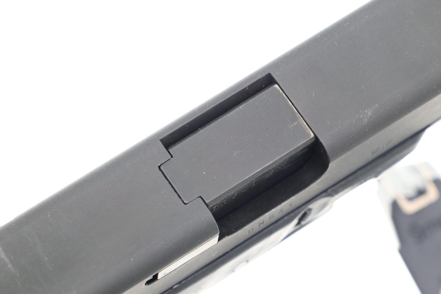 Beautiful Glock 17, Gen 1, Boxed, DM541US, FB01459 - Image 8