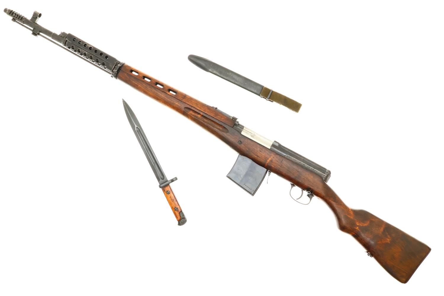 Wonderful Russian Izhevsk Tokarev SVT-40 Rifle, Bayonet, KC404, FB01830 - Image 2
