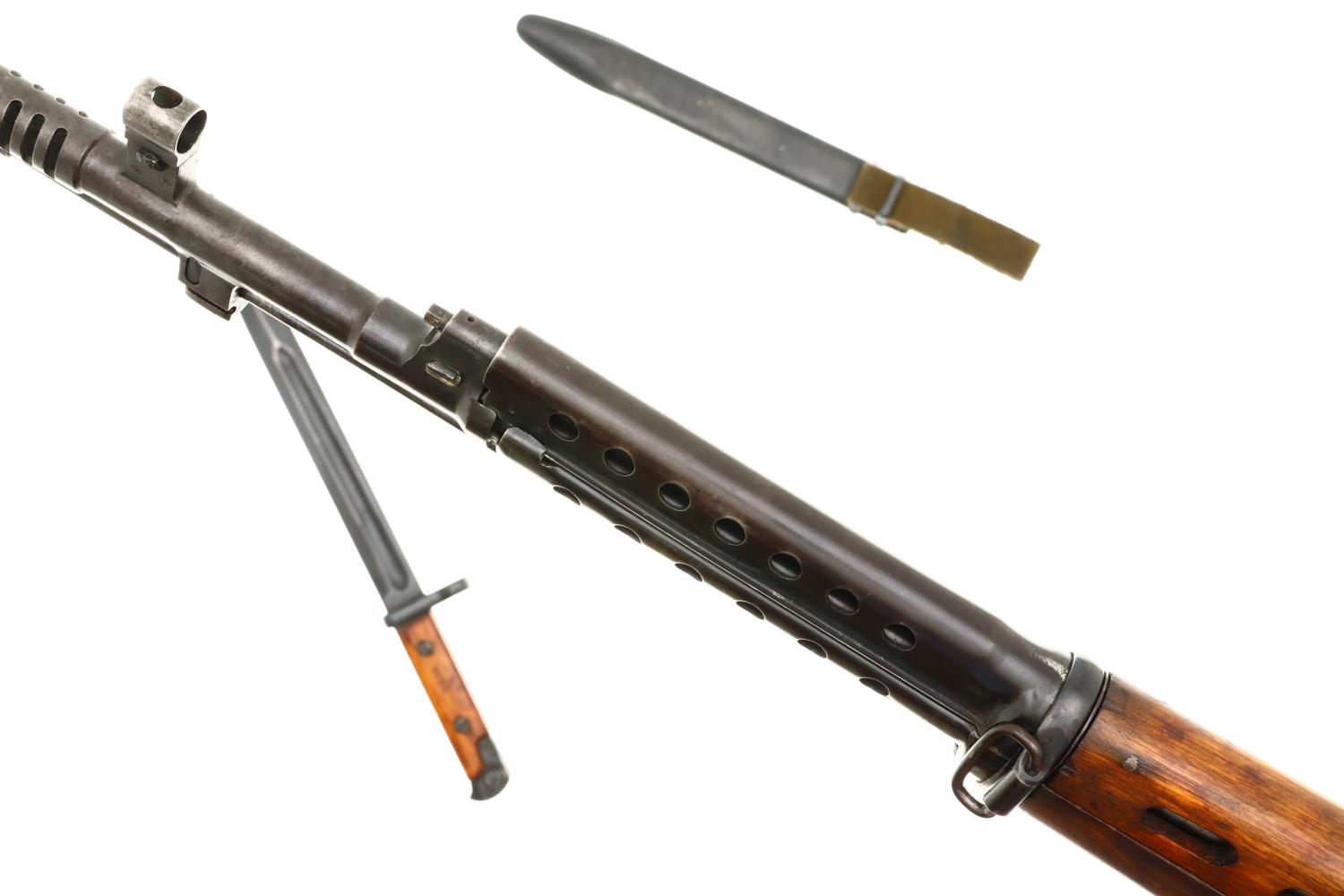 Wonderful Russian Izhevsk Tokarev SVT-40 Rifle, Bayonet, KC404, FB01830 - Image 17