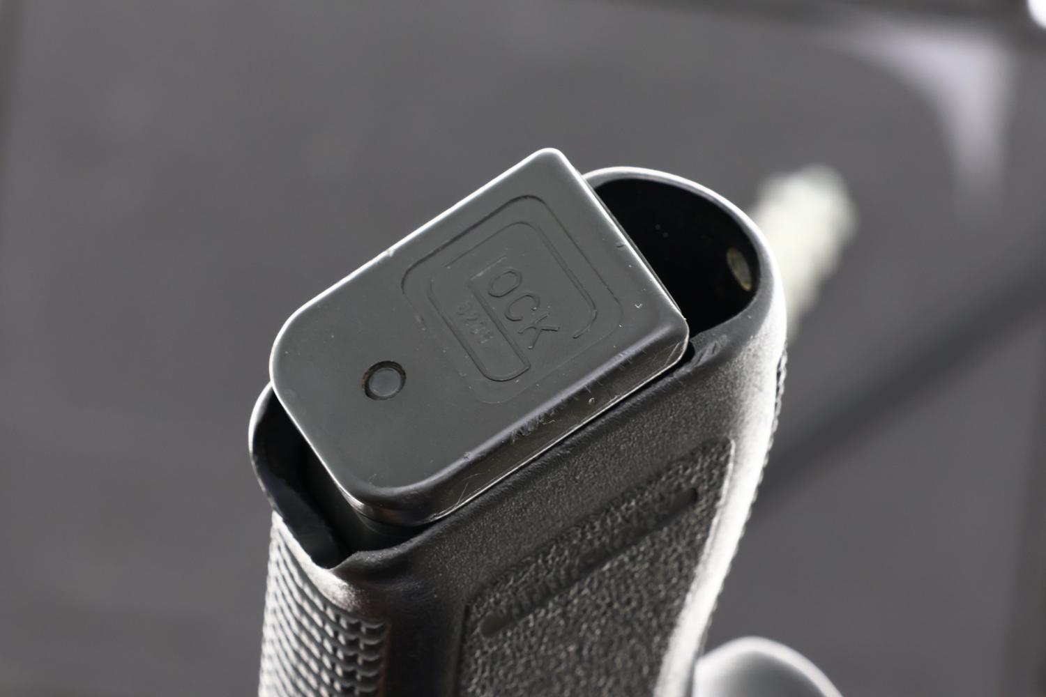 Glock 17 Gen 2 Police Pistol, Belgian Police of Leuven, CFB226, FB02089 - Image 11