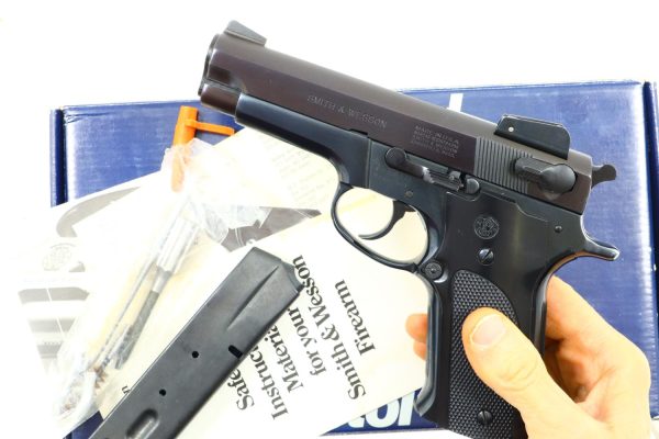 Rare S&W Model 559 Steel Frame Pistol, 1 of 250, Box, A749351, FB00668 - Image 10
