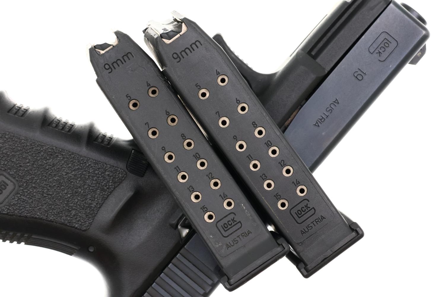 Glock 19 Gen 3 Police Pistol, Geneva Canton Police, PGE1087, FB02096 - Image 4