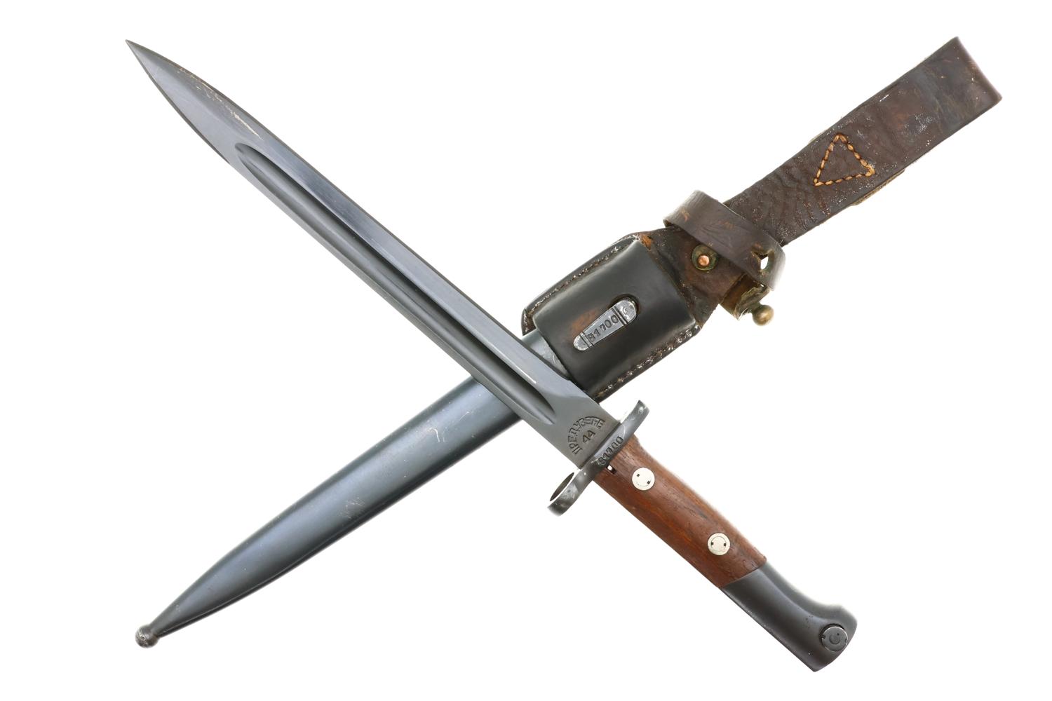 Russian Military SVT-40 Bayonet, Matching Scabbard, 81700, X-622 - Image 2